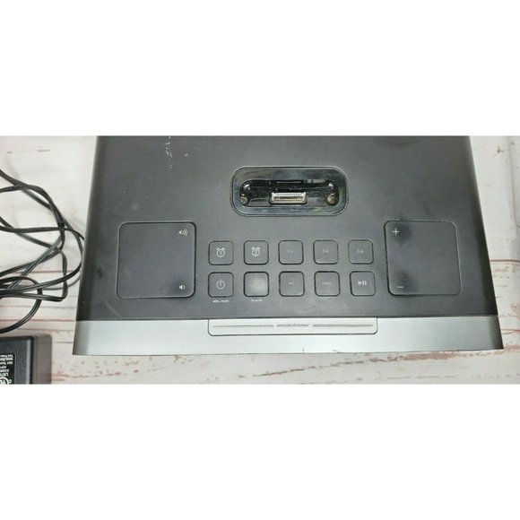 iHome Model Ip90 am/FM alarm Clock Radio For IPhones Docking Station - Picture 3 of 11